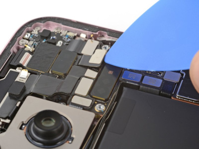 Замена антенны Wi-Fi / GSM iPhone 15 Plus