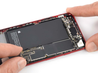 Ремонт материнской платы iPhone SE 2022