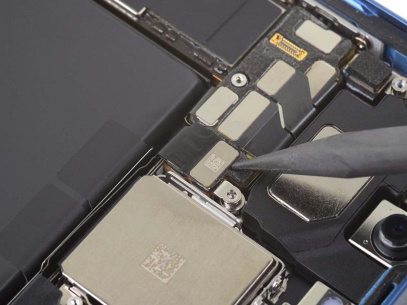 Ремонт материнской платы iPhone 13 mini