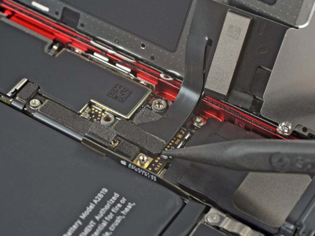 Замена микрофона основной камеры iPhone SE 2022