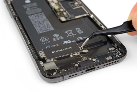 Замена вибромотора iPhone XR