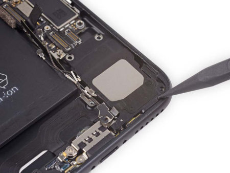 Замена антенны Wi-Fi / GSM iPhone 7 Plus